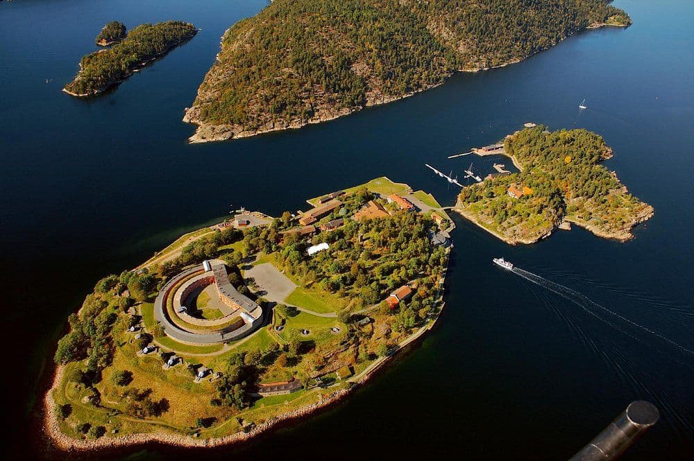 Båttur fra Drammen til Oscarsborg